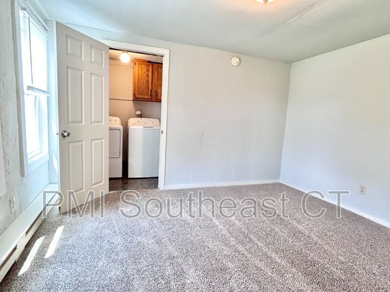 Norwich Condo: 231 Salem Turnpike