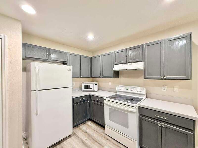 Brandon Townhome: 2516 Oleander Lakes Drive