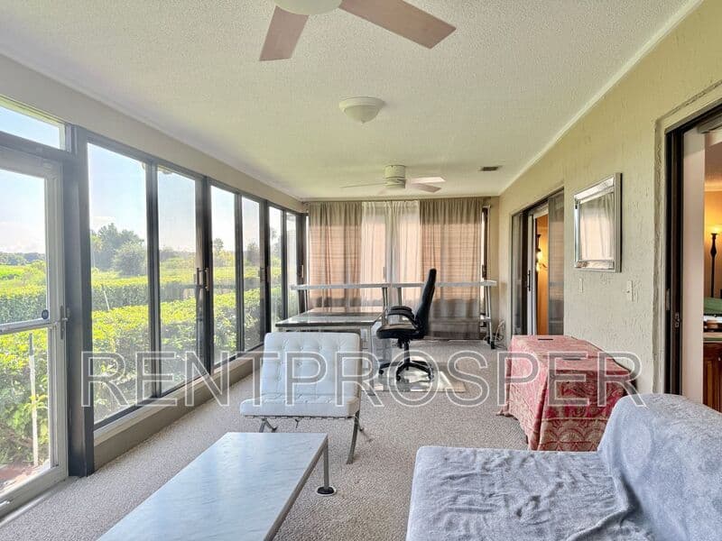 Apopka House: 1739 Lake Marion Dr