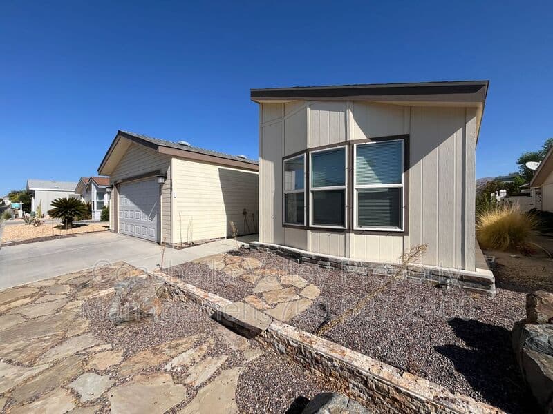 Desert Hot Springs House: 15300 Palm Dr