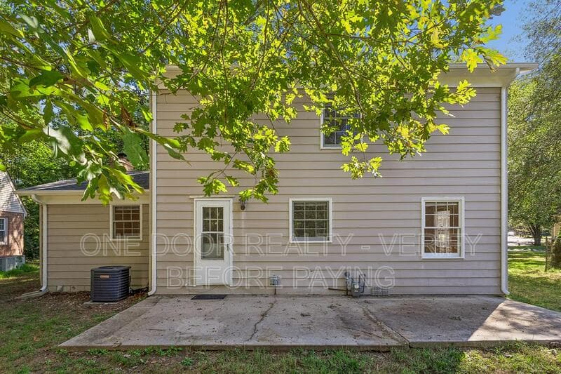 Williamsburg House: 115 King Henry Way