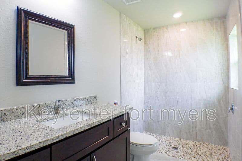Fort Myers House: 1787 Maryland Ave