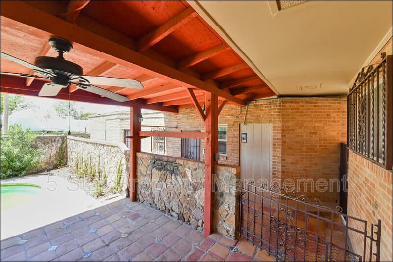 El Paso House: 3030 Aurora Avenue