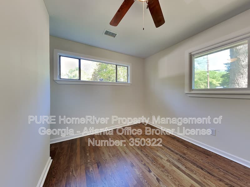 Atlanta House: 1127 Valley View Rd SE