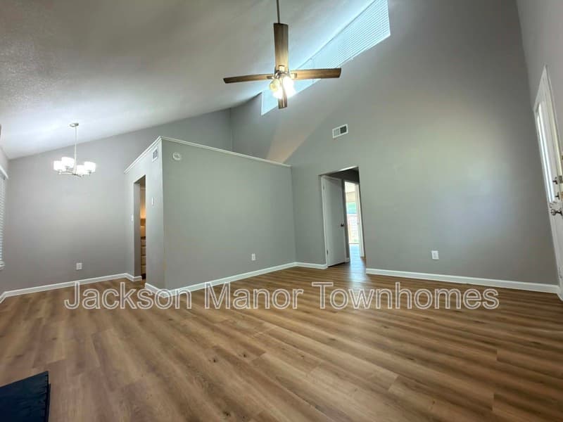 Greenville Townhome: 3000 Webb Ave