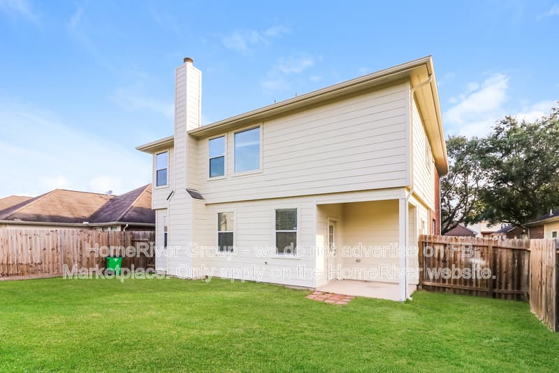Fresno House: 2131 Chelsea Vale Dr