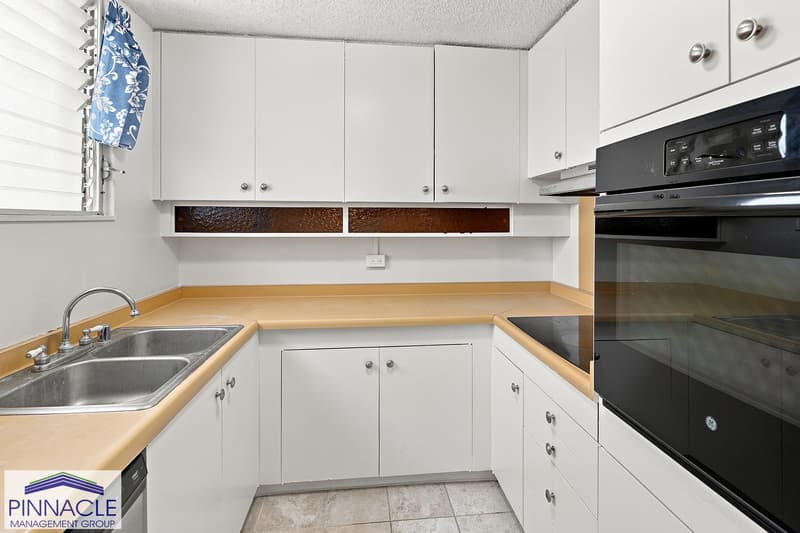 Honolulu Condo: 469 Ena Rd. #601