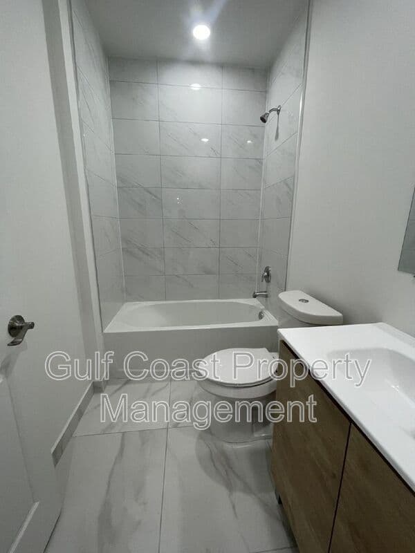Lehigh Acres House: 662 Windermere Drive