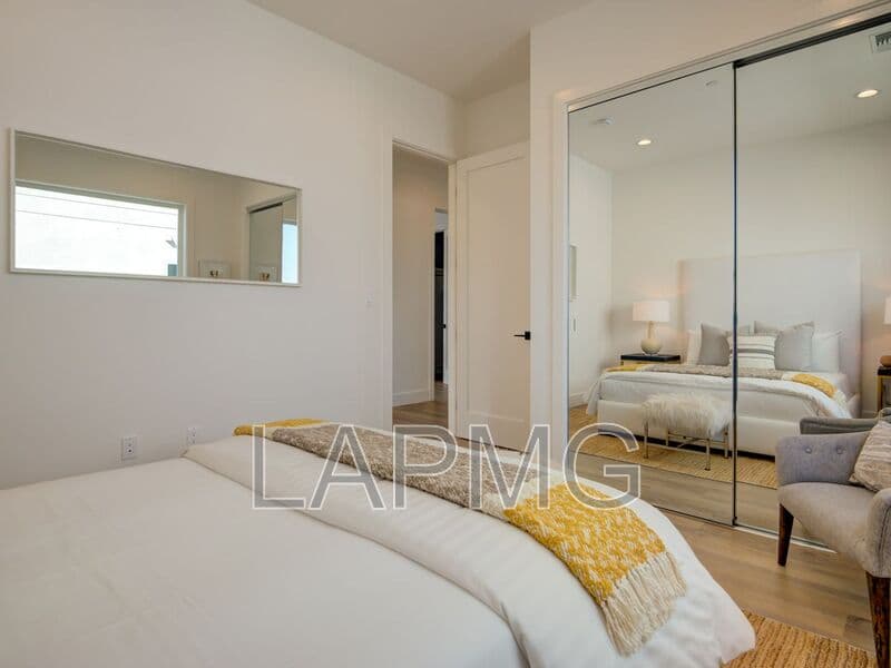 Los Angeles House: 6016 Comey Ave