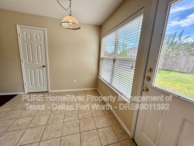 Haslet House: 809 San Miguel Trl