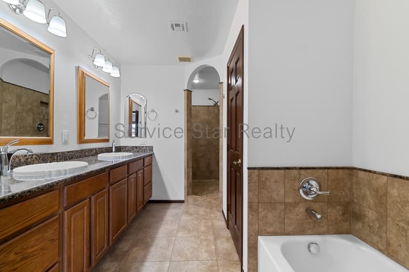 Glendale House: 6142 W Sierra St