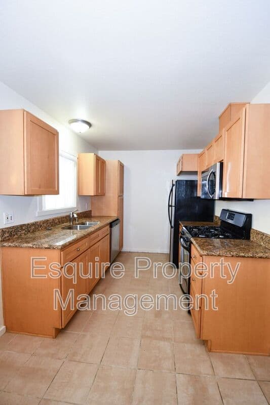 OXNARD House: 5009 NAUTILUS ST- 10