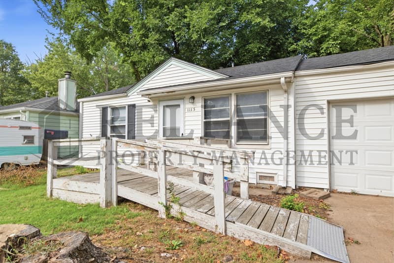 Wichita House: 1115 South Waverly Street