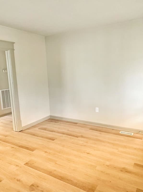 Raleigh House: 410 Chamberlain Street