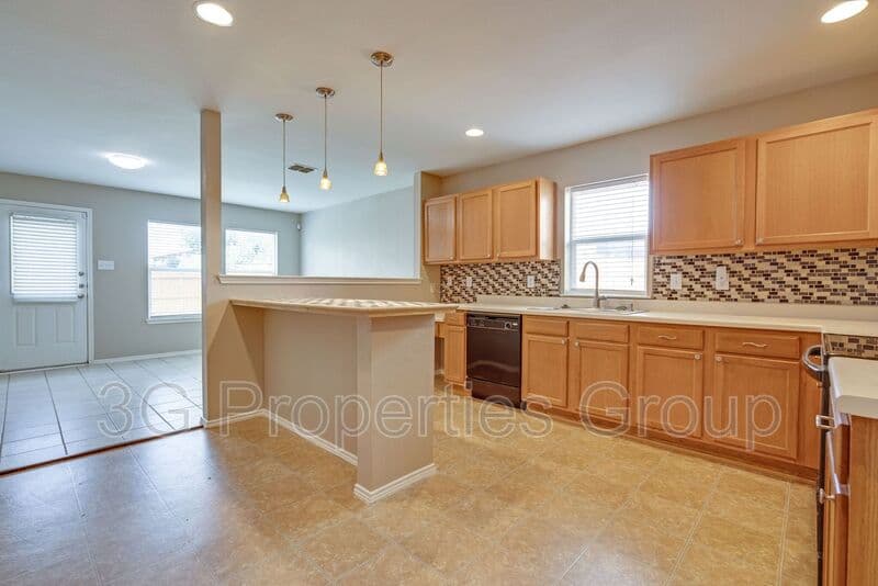 Justin House: 1901 Foxfield Wy