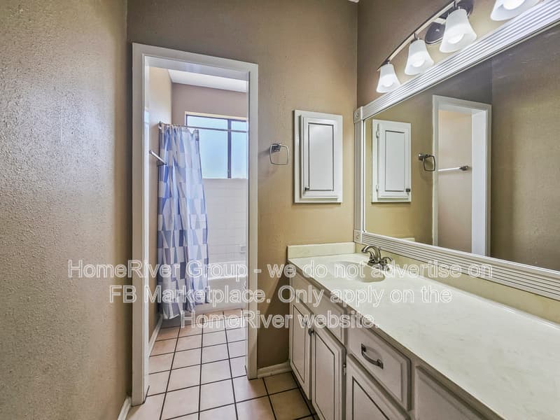 San Antonio House: 8823 Wellesley Manor Dr