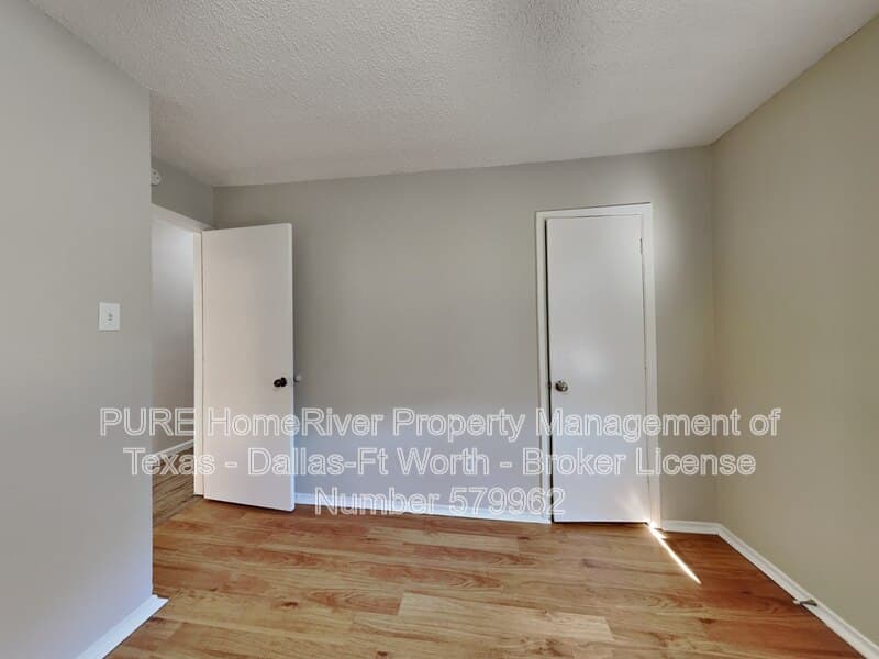 Arlington House: 5223 Windy Meadow Dr