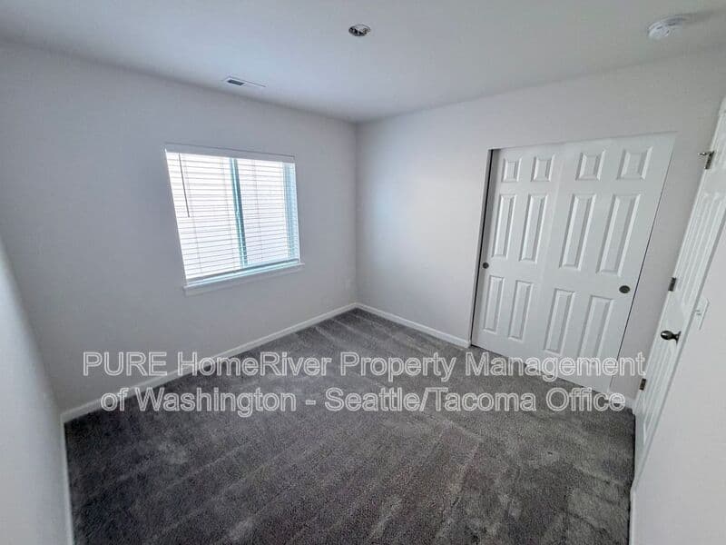 Lacey House: 5445 50th Loop SE
