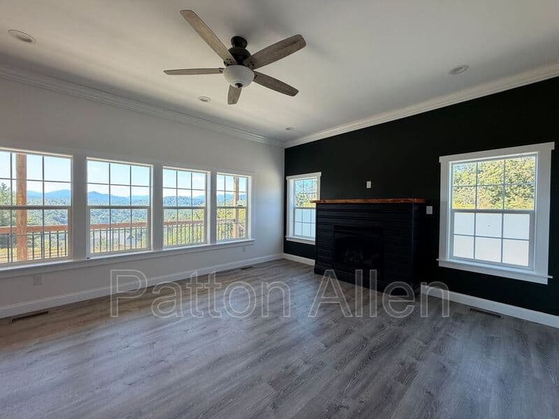 Marshall House: 573 Highland Creek Drive