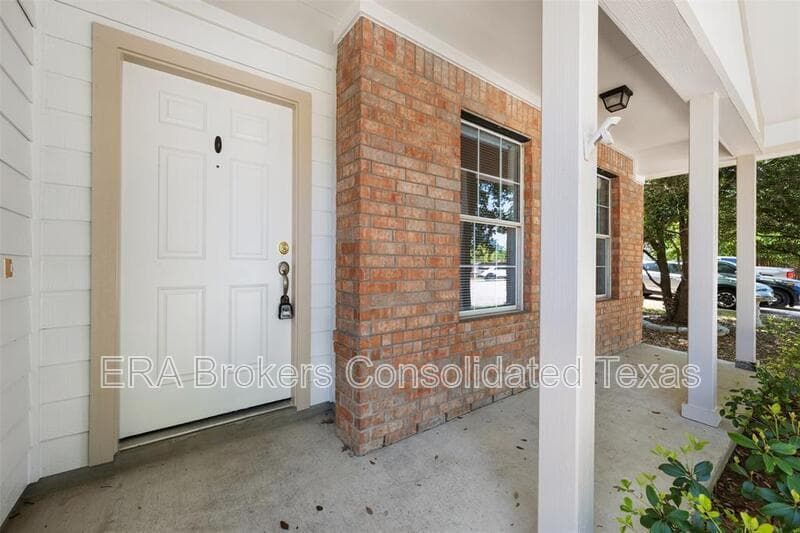 Pflugerville House: 18513 Silent Water Way
