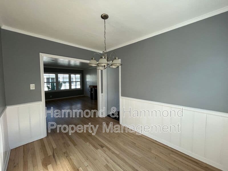 North Hollywood Condo: 11685 Chandler Blvd.