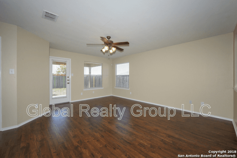 San Antonio House: 203 Cardinal Way