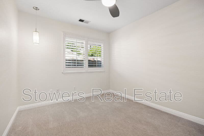 Pleasant Hill House: 26 Driftwood Court