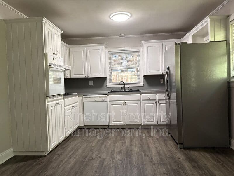 Rock Hill House: 645 Greenbriar Avenue
