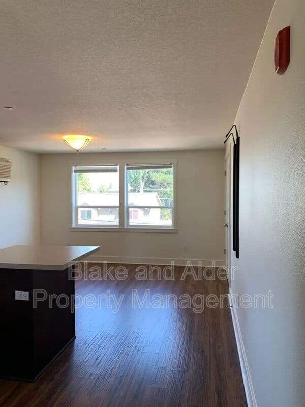 Portland House: 8211 N Montana Ave