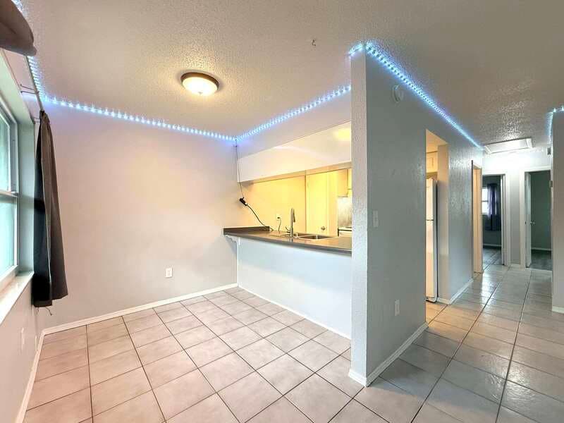 Largo Condo: 3716 137th Avenue North - B
