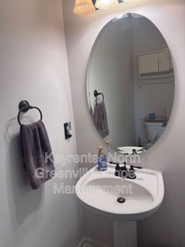 Greenville House: 612 Graythorn Ln