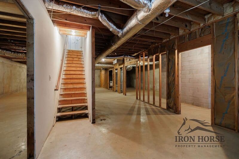 Athens House: 8671 Macon Hwy
