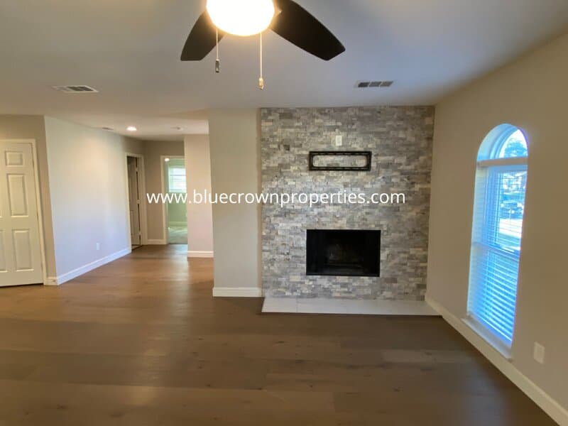 Carrollton House: 2032 Kings Road