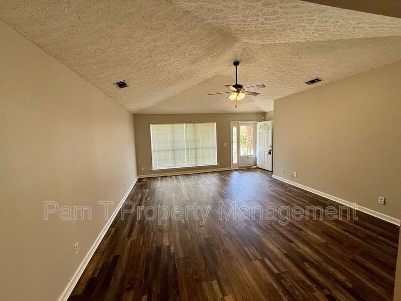 Savannah House: 110 Bobstay Ct