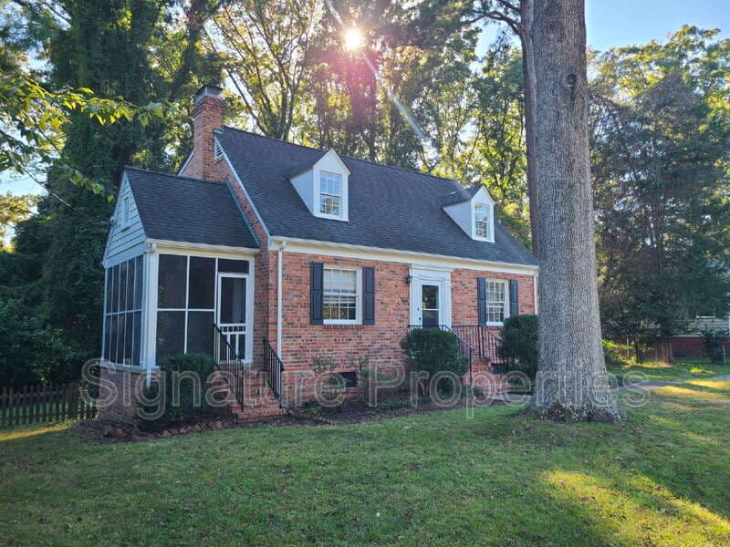 Richmond House: 6731 Forest Hill Ave