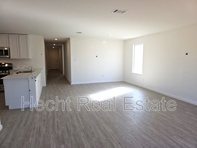 Seguin House: 9144 Luciano Place
