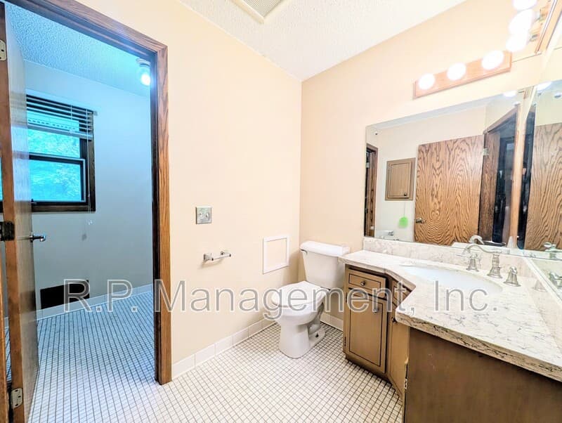 Scandia House: 15740 Pilar Rd N