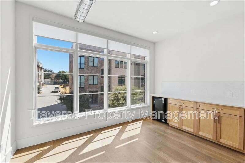 Fort Worth Townhome: 408 Rayner Avenue