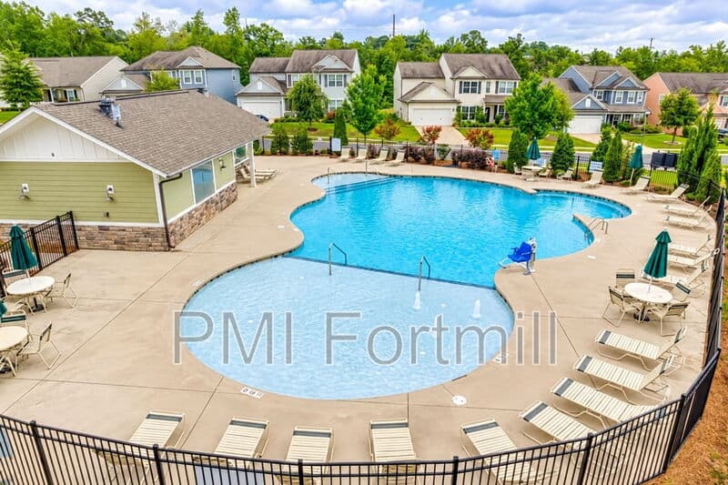 Fort Mill House: 1080 Crescent Moon Dr