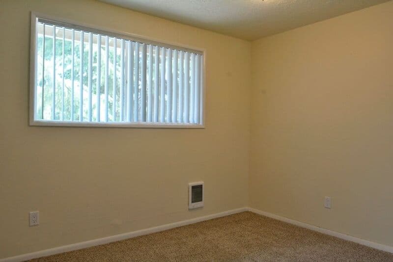 CORNELIUS Condo: 1297 S IVY ST
