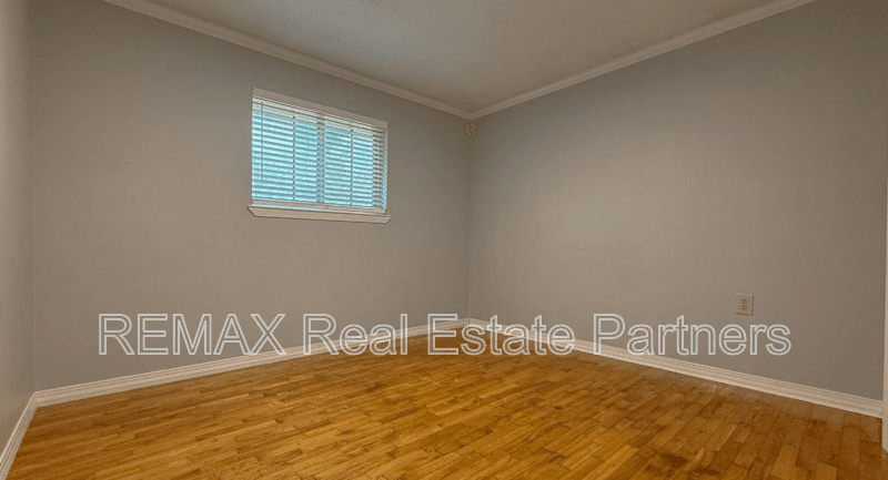 Sumrall House: 1007 Highway 42