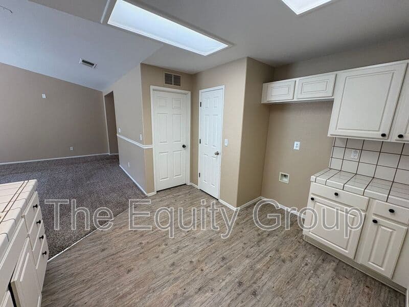 Visalia House: 2967 West Jerome Ave