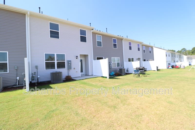 Wake Forest House: 360 Freestall Dr