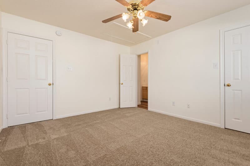 Dickinson Townhome: 2102 St Lucia Calle