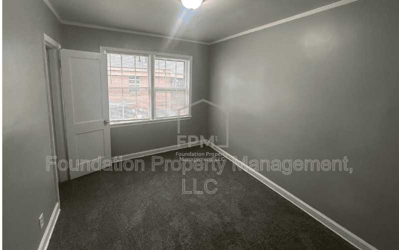 Memphis House: 3326 Rosamond Avenue