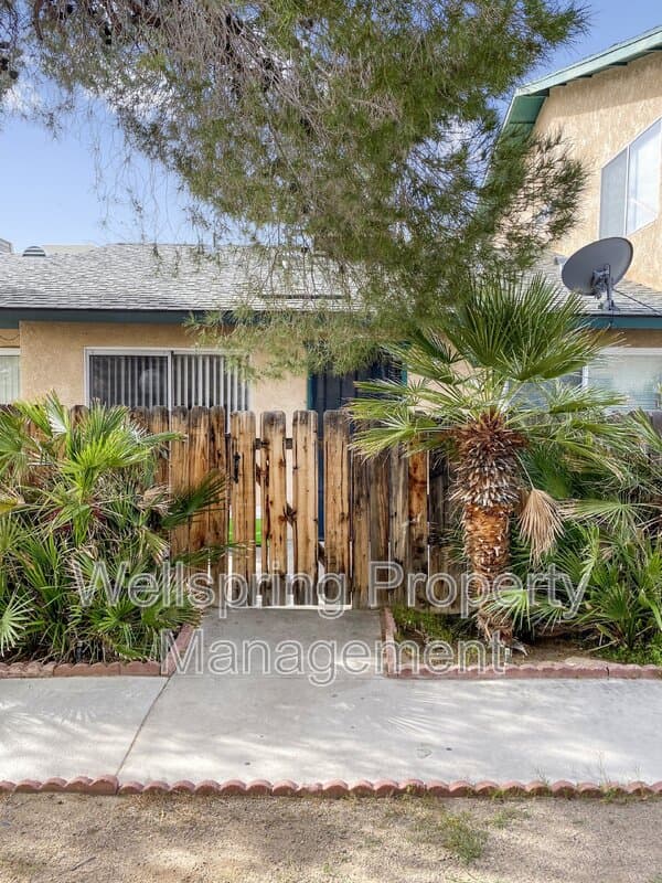 Ridgecrest Condo: 209 N Alvord