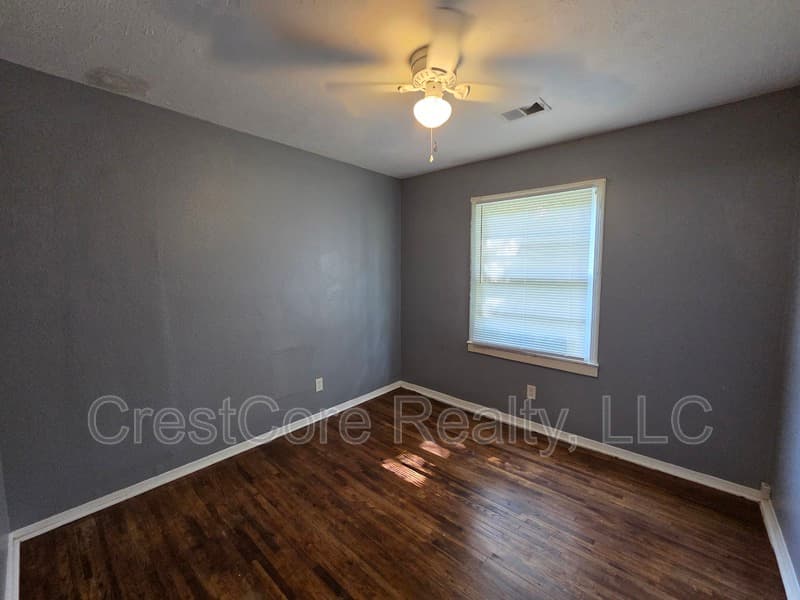 Memphis House: 3545 Debby Dr