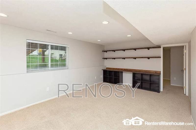 West Des Moines House: 7732 Beechtree Ln