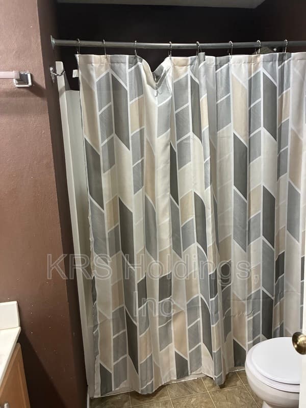 Broadway Townhome: 185 Alger Lane