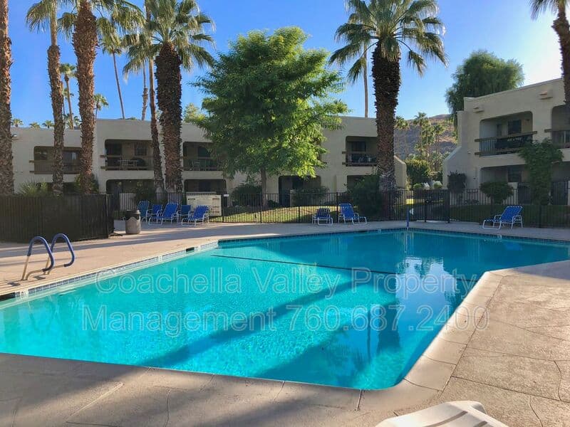 Palm Springs Condo: 5300 E Waverly Dr